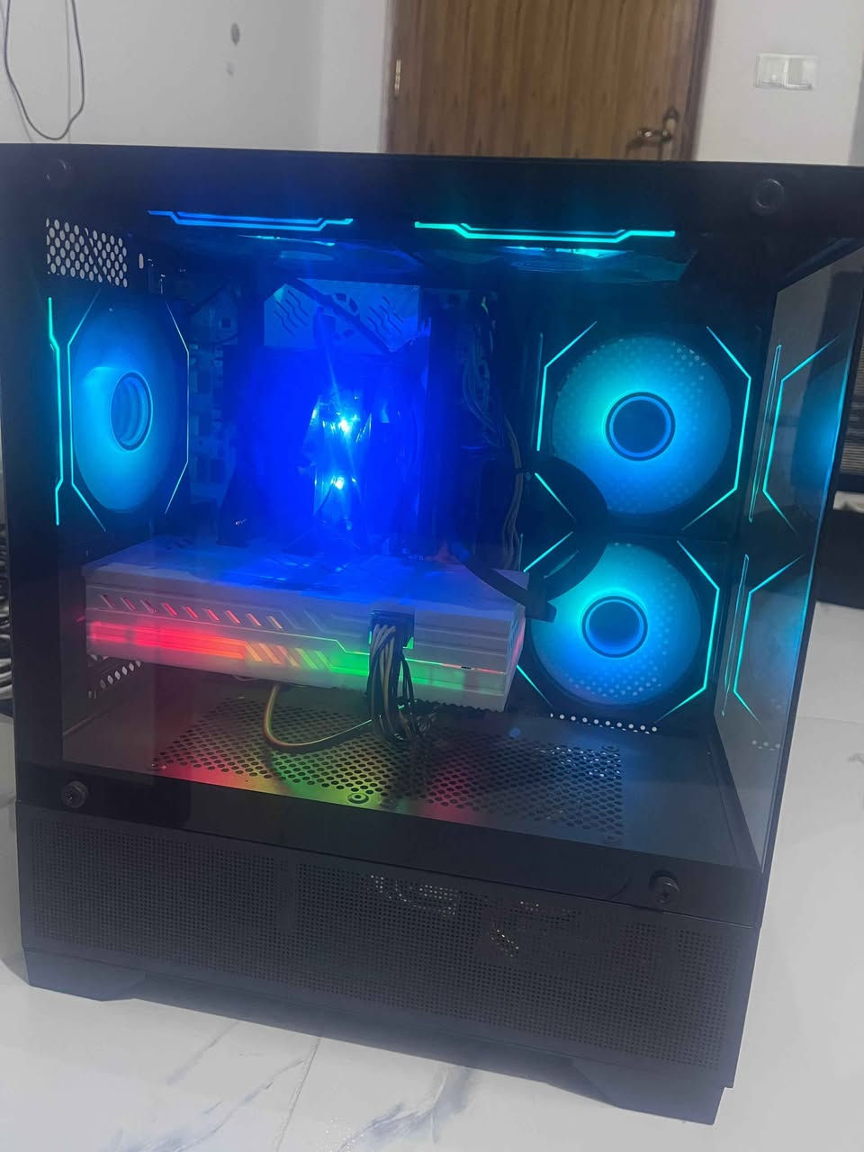 للبيع بي سي نظيف مع كيبورد جديد سعر500الف بيها مجال بسيط ورقم*********** الي يريد جهاز يخابر رقم وتدلل كركوك, العراق
