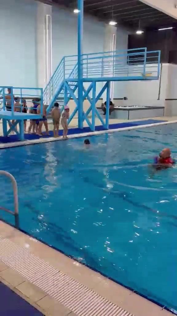 داخل مسبح نادي المشرق أولادكم في أمان 🏊😍
دورات تعليم السباحه طيلة موسم الصيف
مع مدرب المنتخب الوطني للناشئين كابتن ساري
للاستفسار الاتصال 
***********
***********
***********
