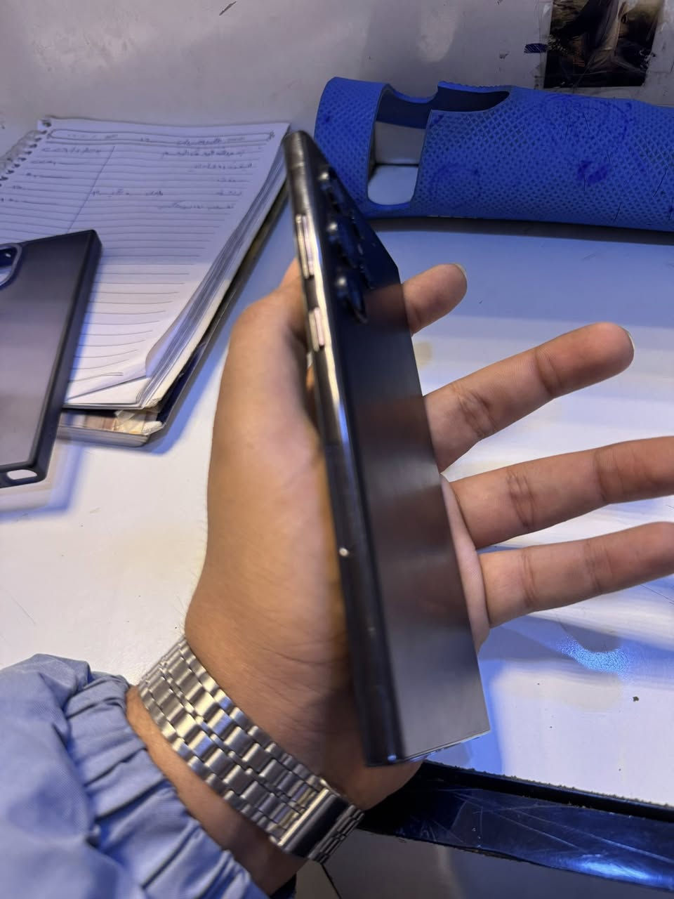 سلام عليكم 
S23 ألترا 
جهاز جديد 
ذاكره 256
جهاز بي فطر بل ضهر موضح بل صوره 
سعر الجهاز 600 وبي مجال 
مكاني إلامين الثانيه 
رقم ***********
وتدللون
