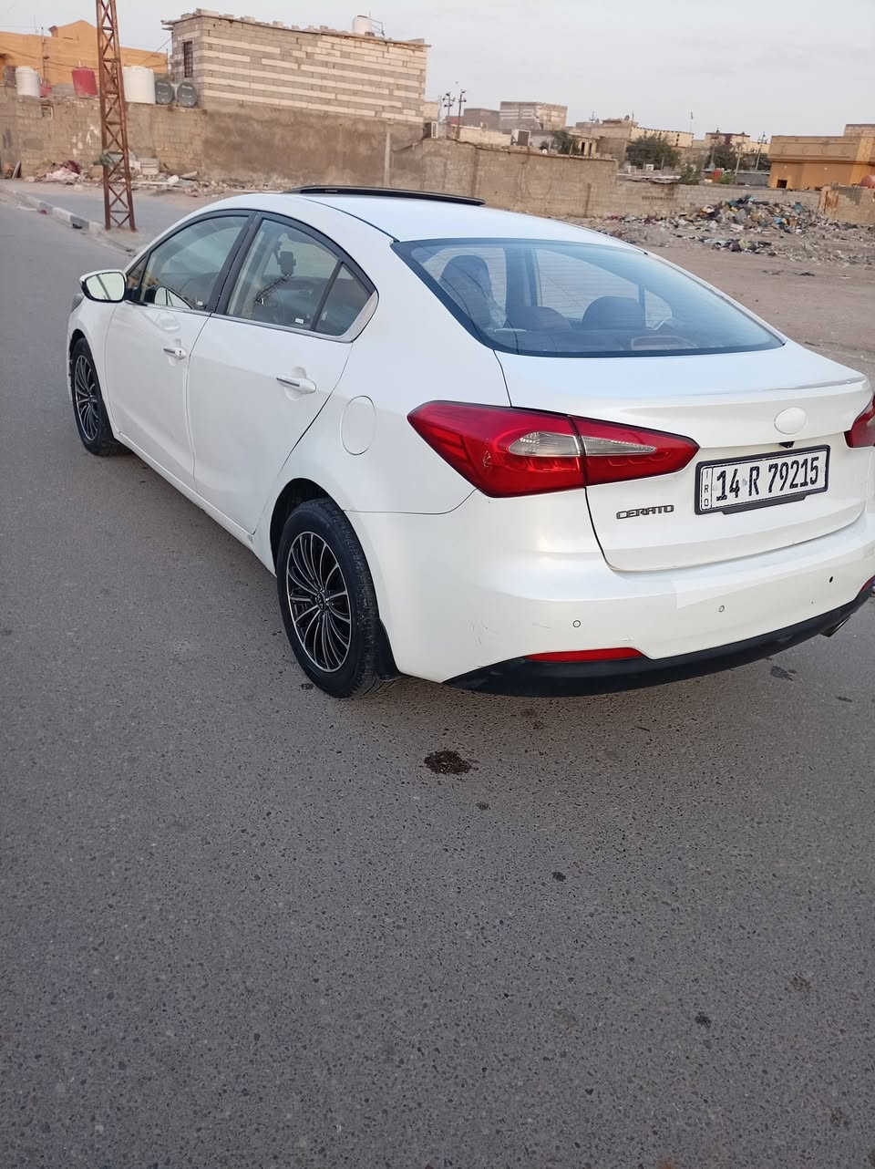 سلام وعليكم سيراتو مديل 2015 وراد خليجي فتحه كامل مواصفات ماعده بصمه مكينه وكير كفاله 1600 دوش تبريد حداديه كامله جاهزه تخم تاير جديد رقم بصره انكليزي السياره طابه هزه كامله سنويه 2031 السعر 93 رقم الهاتف ***********
