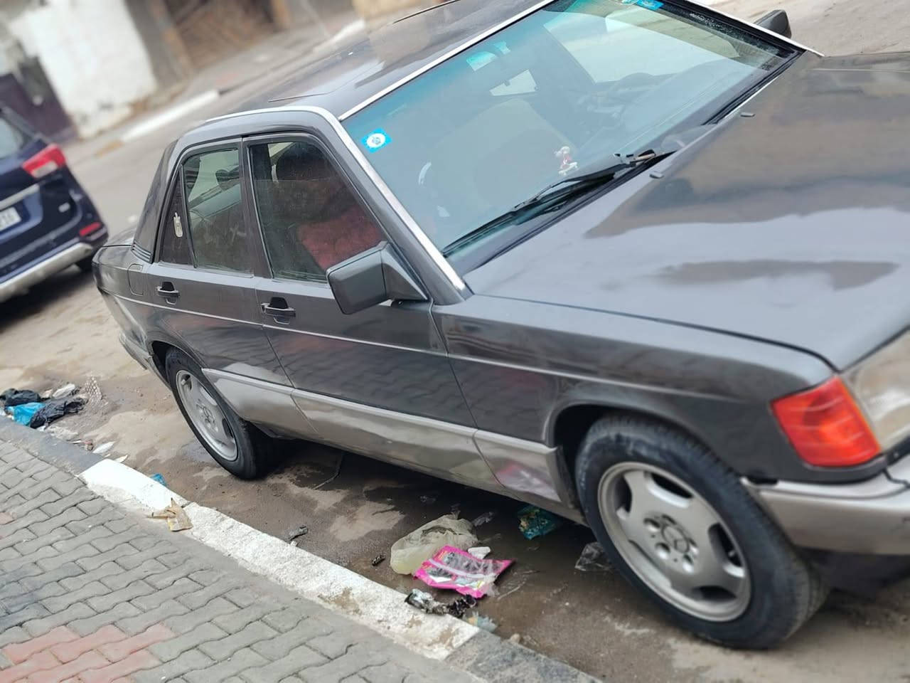 مارسدس ١٩٠ طيارين رقم بغداد مكفولة من الضربه  مصبوغه عام جمالية بدون بوليش السياره محرك ونجي 6 بي خيط بخار كير مكفول اكسن جديد حداديه جديدة سيارة جاهز كهربائيات شغاله سنتر لوك ريمود عن بعد جام كهربائي دوشمه جديدة تخم تاير باله تبريدها بس راديتر مال تبريد بقاله كله شغال محتاج فلوس 
مكاني كربلاء ***********
السعر ٣٨ سعره بلاش والله
