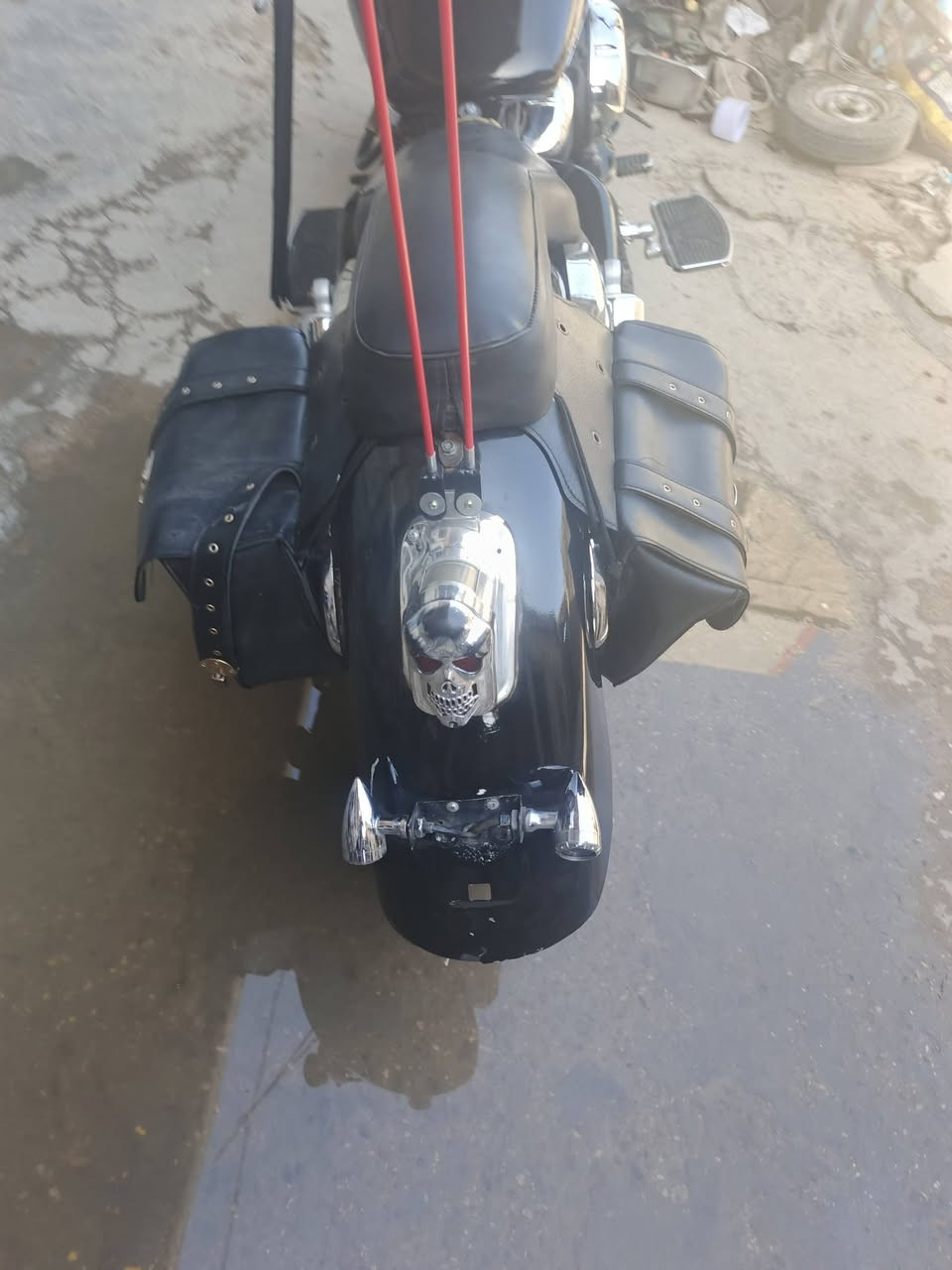 سلام عليكم شادو 400 دراجة مكفولة كفالة عامة بدون رقم بس مكاتبة ومنفيس عادي للبيع  14وبيهة مجال مكاني بغداد الشعلة ***********
