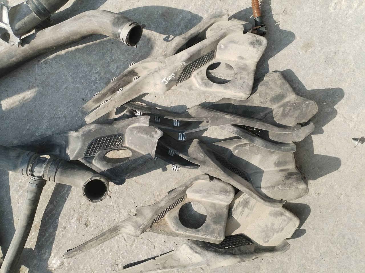 من رخصه الأادمن المحترم
توفر من جديد كفر. م
ماسحات جيب من 2011 الي 2021
قواعد مال كصه بل جيس
كتف فيَوزات 
العنوان بغداد الغزاليه قرب مركز الغزاليه
***********
