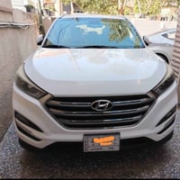 توسان ١٨ وارد خليجي ماشيه ١٠٤ الف محرك 2000تبريد قطعتين  اشارة ومري شف...