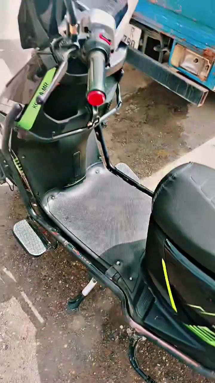 للبيع دراجه شحن كوريا MR الدراجه نضيفه كامله من كلشي مابيها اي شي نقص بطاريات علا فحص تشغل عن بعد تشغيل كرت الدراجه 2026 تاخذها بمجرد بس تفحص البطاريات السعر 850 وبيها مجال للطيبين مكاني الفلوجه حي المعلمين للاستفسار *********** بي واتساب اذا ماجاوبتك تعالي خاص ورجائأ لاحد يكسر بيها....
