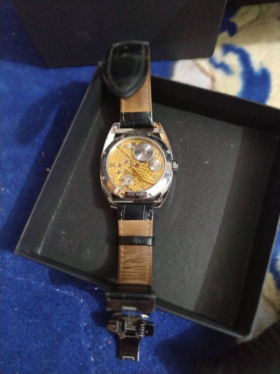 عندي هذه الساعة السعرمليون 
دينار


**إذا كنت صاحب هذا الإعلان وتريد حذفه لأي سبب، رجاءا أرسل رسالة إلى الدعم الفني**