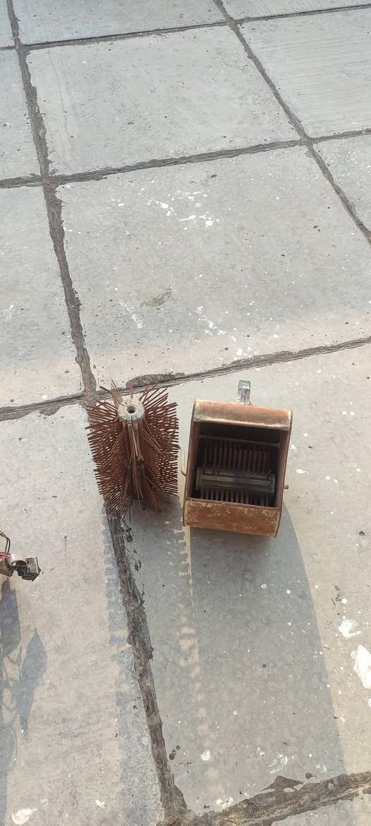 السلام عليكم
ماكنة لحام بلغاريا شرط الفحص ٢٥٠ الف ترهم مال محل
ماطور رش صبغ ٢٠ الف شرط الفحص 
ماكنة حد ٣٠ الف شرط الفحص 
ناثورة ١٠ الف 
***********
