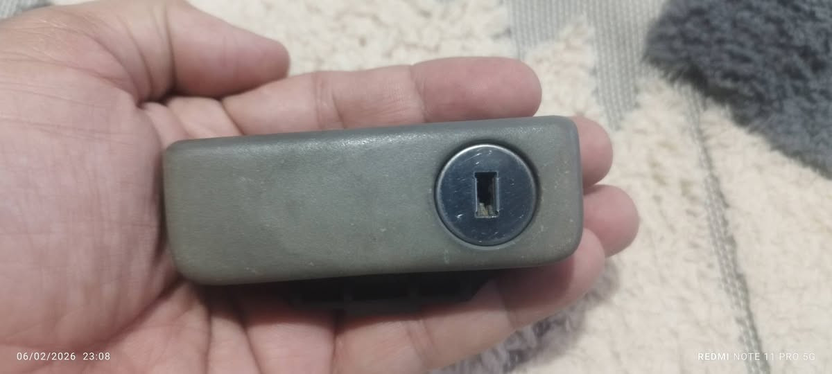 قفل جكمجه
سيينا 2004 _2010
اصلي تفصيخ
45 الف
***********
