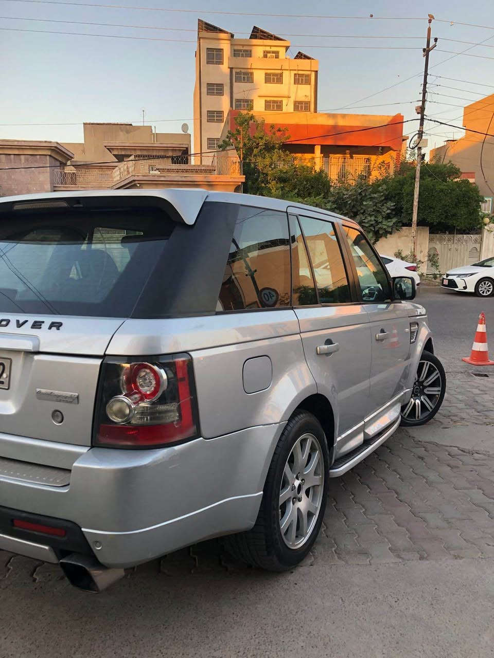 کوردی  200#
فرۆشتن 
ڕەنج ڕۆڤەر : گاز 
مۆدیل ٢٠١١ زەمان
بێ سبوغ , ٢ جێ تعدیل
بێ ناو , بێ ئێڕباگ 
مەکینە / V6 سوپەر , گاز 
گێڕ و مەکینە کەپس 
ڕەقەم و سەنەوی نوێیە 
ڕۆیشتن / ١٢٩ هەزار کم
مواسفات / فوول بێ سلایت

ناونیشان هەولێر 
مۆبایل / ***********واتساب
نرخ /  ١٠٥ $ 

عربي 
فقط بيع 
رنج روفر 
موديل / ٢٠١١ ظمآن 
محرك / كاز 
حجم المحرك / V6 super
محرك كبس مامفتوح
رقم اربيل سنوية جديد 
ماشي ١٢٩. ألف كم 
بدون صبغ بدون ايرباك 
شوية تعديلات بي 

سعر / ١٠٥ $ 
عنوان اربيل 
موبايل / ***********واتساب أربيل, العراق

