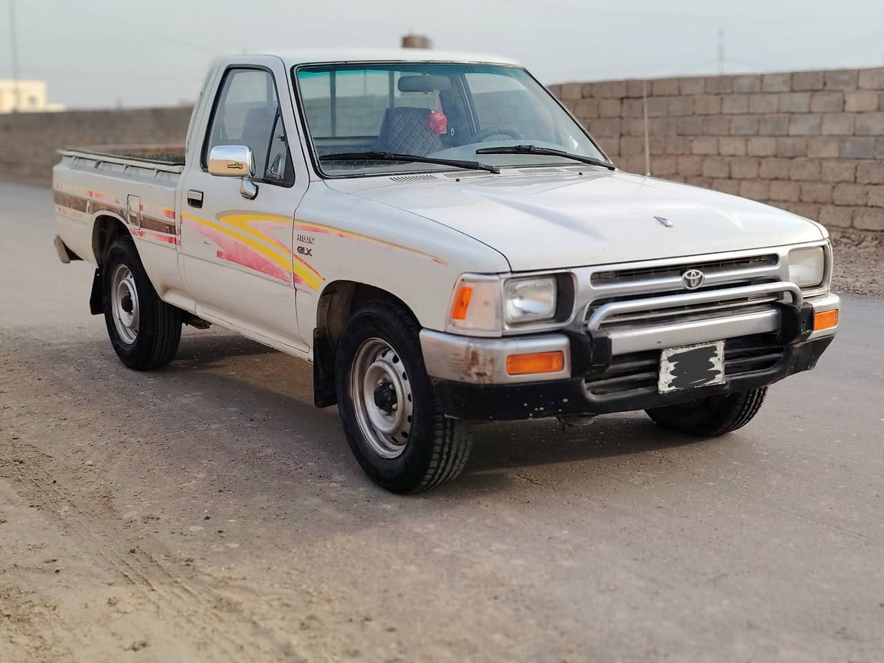 السلام عليكم للبيع بيك اب موديل 1992 رقم فحص صلاح الدين شرط التحويل سياره على البلاد وضع شركه  محرك كير شاصي نضيف سياره جاهزه دوشمه جديده صدر جديدالمكان صلاح الدين الشرقاط
***********
***********
