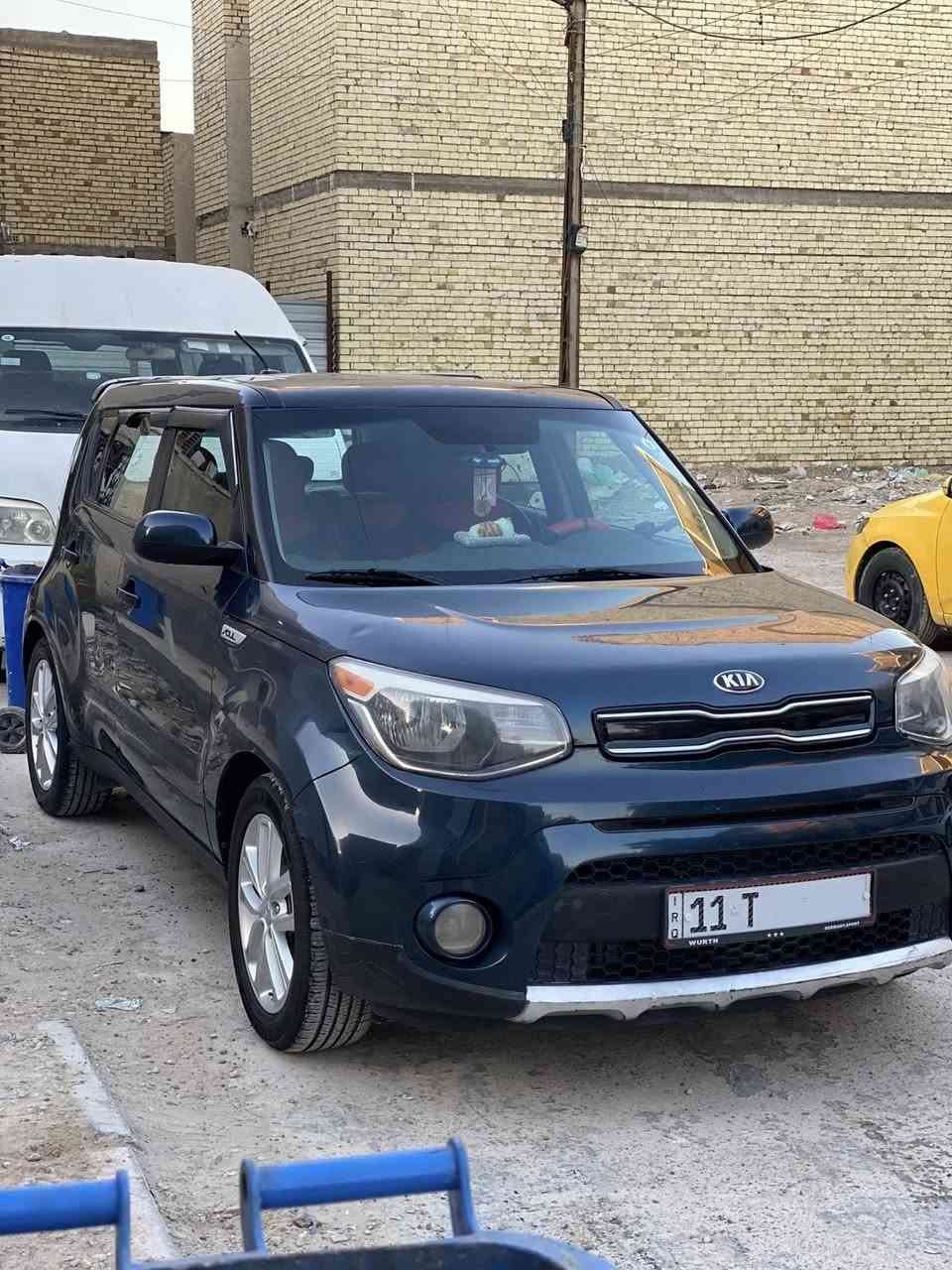 كيا صول موديل 2018
وارد امريكي
مكينة 2000GDI
تحكمات سترين جهتين
شاشة كبيرة
كير اوتو وعادي
رقم انكليزي الجديد سنوية لغاية 2030
السعر : 17,500,000 دينار عراقي 
للاستفسار :***********
العنوان : بغداد السريدات مقابل الثعالبة
