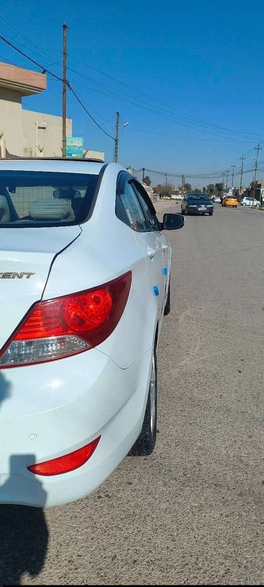 السلام عليكم 
اكسنت للبيع  ((كير عادي ))
السياره فول فتحه سقف كهربائيه كلها شرط
سياره نضيفه مل بيت 
الاتصال على الرقم ***********
