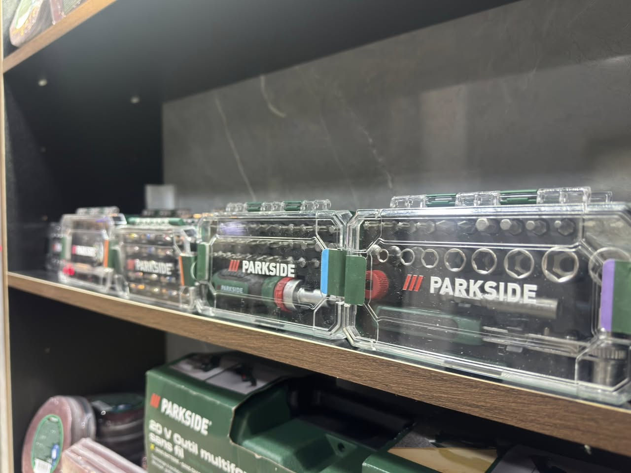 سلام علیکم اخوان مجموعة من ماركة Parkside ارید اي واحد سائل بالکومینت، مع احترامات


**إذا كنت صاحب هذا الإعلان وتريد حذفه لأي سبب، رجاءا أرسل رسالة إلى الدعم الفني**