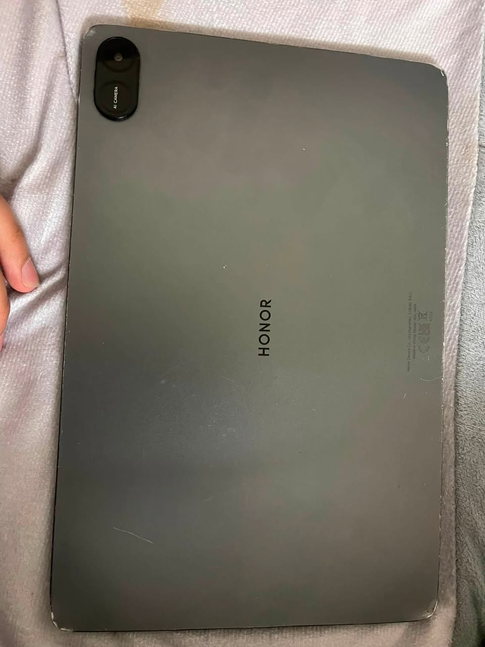 ايبادHONOR pad X8a  لبيع بي ملاحظه شوي مكسور من حافه باقي تفاصيل بل صوره سعره 150 بي مجال ***********
