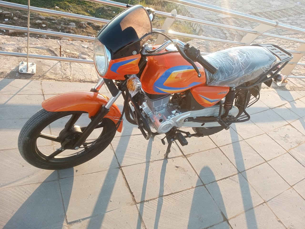 السلام عليكم بوكسر موديل واحد وعشرين للبيع واسط قضاء الحي الرقم   ***********
