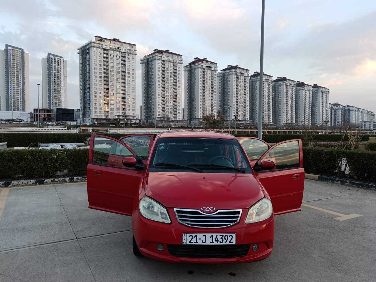 سـەرەتا بەناوی خـوای گەورە
ئـەم سەیارە بـۆفـــرۆشتـــن 
49 گەڵا  خـــوار هـــەمـوو بازاڕ
شـیری صالون  مـــۆدێـل 2013
ڕەقـەم سلێـمانــــی .ڕەقـەم باریک
سـەنەوی تازە تا مانگی 7ی 2029
بـەناوی خـۆمانە تحــویل غـرامە بەشەرت
گێــڕ ئــۆتــــۆماتــــیـــــک و عادیە بیلاد
گێــڕ و مـکیـــنە بــیلادە .نەکراوەتەوە
گێڕومکینـــە بەشەرتی 10فیتەر
چــوار تایەو ویلـــی لۆکی لەژێرە
سەیارەکە دەعم و لێدراو هیچی نیە
بۆیاخ  دوو بسـتی هەیە شایەنی باس نیه
تـەبــریــد لەسەر سـویچ سارد و گەرم 
ناوی لەدەری جوانتر . کوشن و گاعی
بەرگەدەرگا و داشبڵ لۆک لۆکە ماشااللە
بـۆنی شەریکەی لێدێت ئەوەنده جوانە
شاشە ئایپاد و گێچ شاشەالیکترۆنیە
کوشن جڵد و قفڵ مرکەزی 
فوول فوول بس سڵایت نیـــە
سـپێری شــەریکەی دانەگیراوە
تکایە قەرزو قیست و ئاڵوگۆڕم نیە
شـــوێن : ســلێمانـــــی 
ژم  : *********** واتساپ 
ژم  : *********** ڤایبر
ئەدمین ❤ السليمانية, العراق
