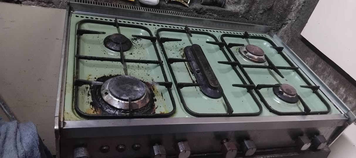 طباخ للبيع حي القاهرة سعر ١٢٥عشتار***********
