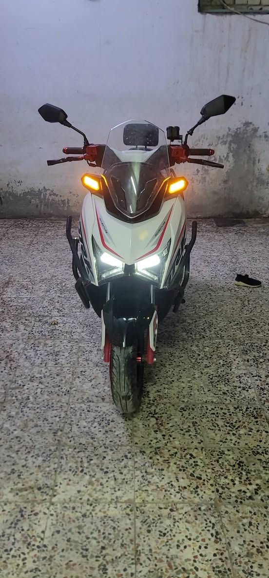 دراجة TRK زيرو استخدام ايام فقط ضمان السوامرة 
الموصفات 
1درع بلكامل ضد الصدمات
2 شاشه كبيرة ضد الماء
3 تشغيل عن بعد 
4 زوج دبلات بلخلف 
5 لايتات زنون
6 بيهه نضام انذار سرقة
سعرهه بلمحلات 
مليون و ٨٠٠ 
اني رايدهه مليون و٣٠٠
شراي يتصل او يراسل

***********
