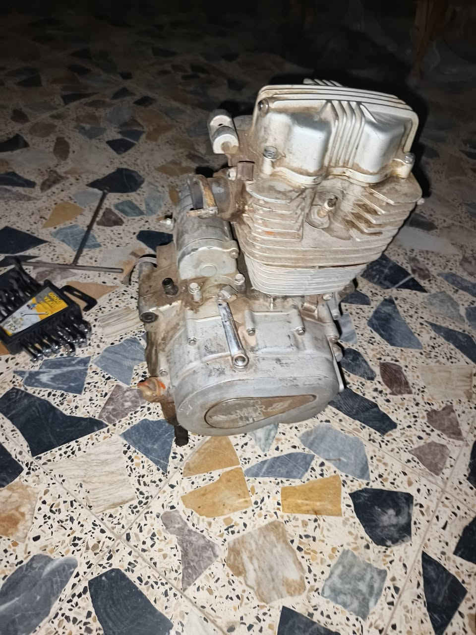 سلام عليكم إخوان  مكينه ستوته للبيع شرط شغاله ونضيفه  تاخذها كبل تشدها سعرها ٧٠ وبيها مجال للشراي للستفسار خاص او الاتصال علا الرقم***********
