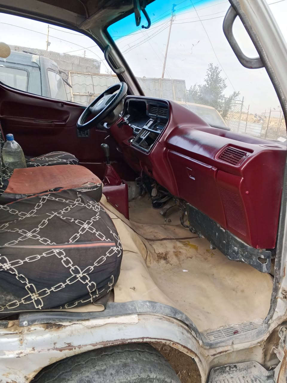 سلام عليكم خوان فتون مديل ٢٠١٠سيارة جاهزه كبل للشارع بيه ضربه بلچاملغ الخافي بس ما مطلوبه الف مصفره سيارة مكينه كير اكسل كفاله وشواصيه لماميه معمره سعر ٥٠ وبيه مجال ***********
