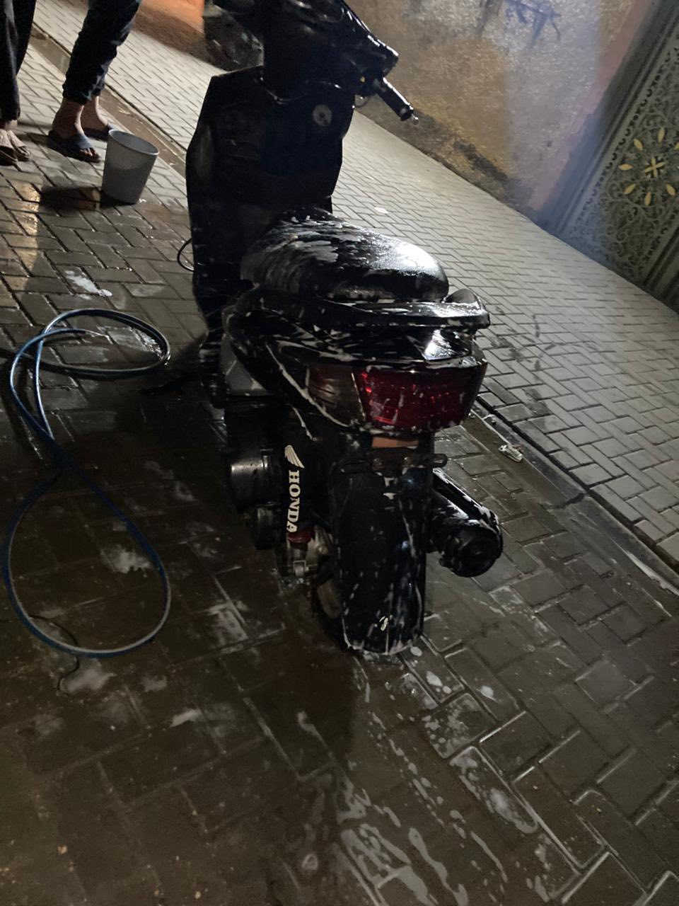 سكنس فحل لبيع كابريتر بوشه 58دراجها كهربائيات كلها شغاله اشاره يمنه يسره دبل اشاره منضومه دمام كامله دراجها متروكه عوزها باتري وبيها خرز مال كاج الامامي مكاني مدينه صدر ***********سعر 400بيها مجال لطيبين
