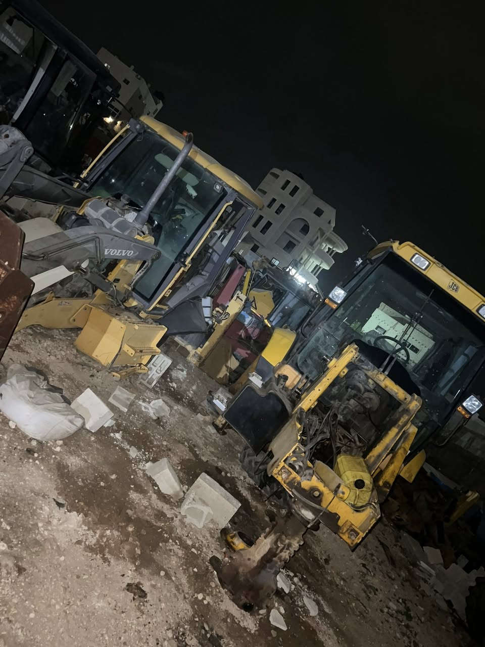 موجود جميع أنوع قطع المعدات الثقيله وقطع التركترات للتواصل عليه وتساب 0504800865


**إذا كنت صاحب هذا الإعلان وتريد حذفه لأي سبب، رجاءا أرسل رسالة إلى الدعم الفني**