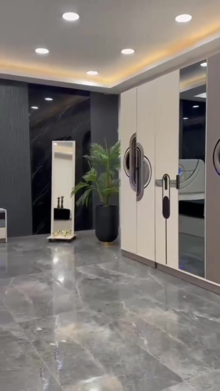 *موديل   بارما      المودرن*

*10 قطع*.    *320سم*

*1- ضهر بلوك*

*2- برغي وچوي حديد*
  
*سرير مخزن جك*

*5- شغل درجه اولى*

••• للحجز والاستفسار تواصل ع رقم واتساب ***********
