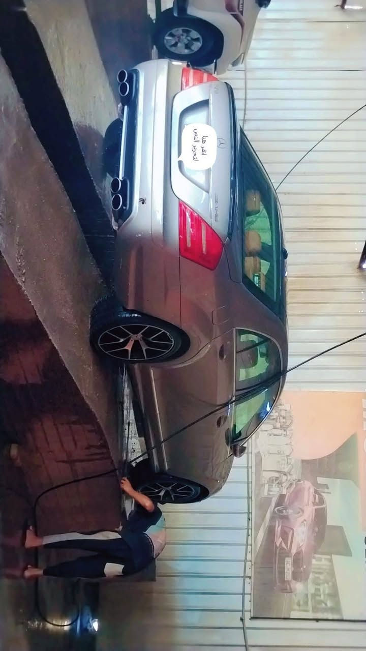 مارسيدس ٢٠٠٨ فول مواصفات متؤمه شمالي مكينه ٨ سلندر s٥٥٠
مكينة جديدة
مصبوغه عام السعر ٥٥ بيهة مجال
للتواصل ***********
