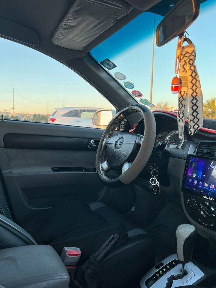 سلام عليكم اوبترا فورنزه مديل 2008 نضيفه سياره بيها ملاحضات مشط ستيرن ونضوح من جبنه مال مكينه كشرها نضيف بيها طخه بصندوكً وبارد بالباب عكس سايق ولباقي مكفول سياره رقم إنكليزي تحويل ثاني يوم مكان بغداد شعب رقم ***********
