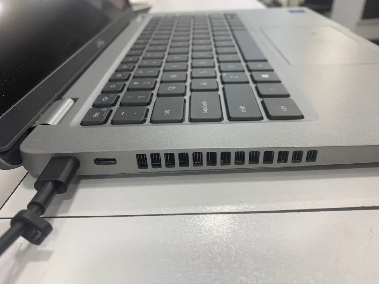 Dell 5420 لابتوب 
لابتوب راقي نظافة ١٠٠ بالمية بدون خدش  
معالج core i7 جيل ١١ فئة G7 4.4 ghz 
 للبرامج الهندسية والالعاب كرت شاشة ٨ كيكا iris 
رام 16 ddr4 3200hz 
Ssd m.2 512 
شاشة  14.1 لمس FHD
كيبورد ضوئي وبصمة اصبع
استعمال قليل جدا بحكم الجديد 
معاه ماوس وجنطة والشاحن الاصلي
السعر 490
ضمان شهر بعد ما تستلم
موجود توصيل أربيل, العراق


**إذا كنت صاحب هذا الإعلان وتريد حذفه لأي سبب، رجاءا أرسل رسالة إلى الدعم الفني**