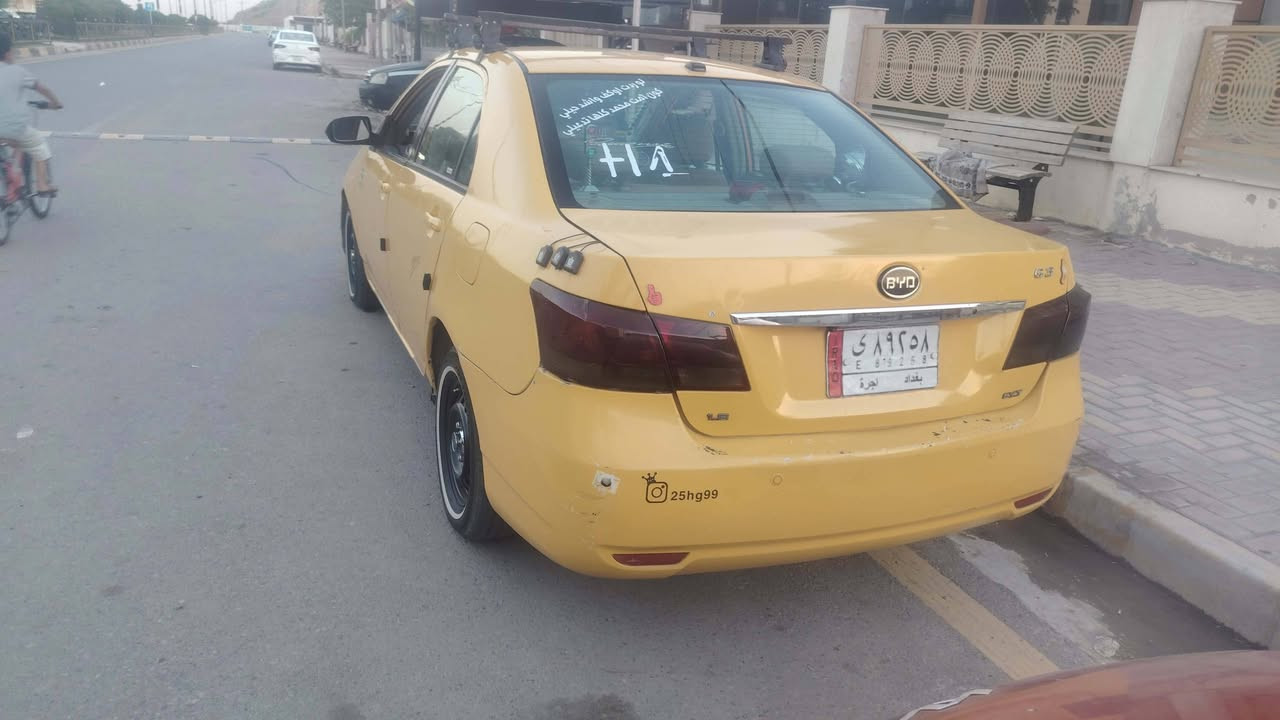 سيارة بي واي دي للبيع كير ومكينة كوريلة يارس موديل ٢٠١٣ كاربون بانزين ما بيها بصمة تحكمات ستيرن وتنتة هيئة ١٠٠ الف وغرامات ١٠٠ 
نضافة شرط السعر عالخاص للاستفسار ***********

