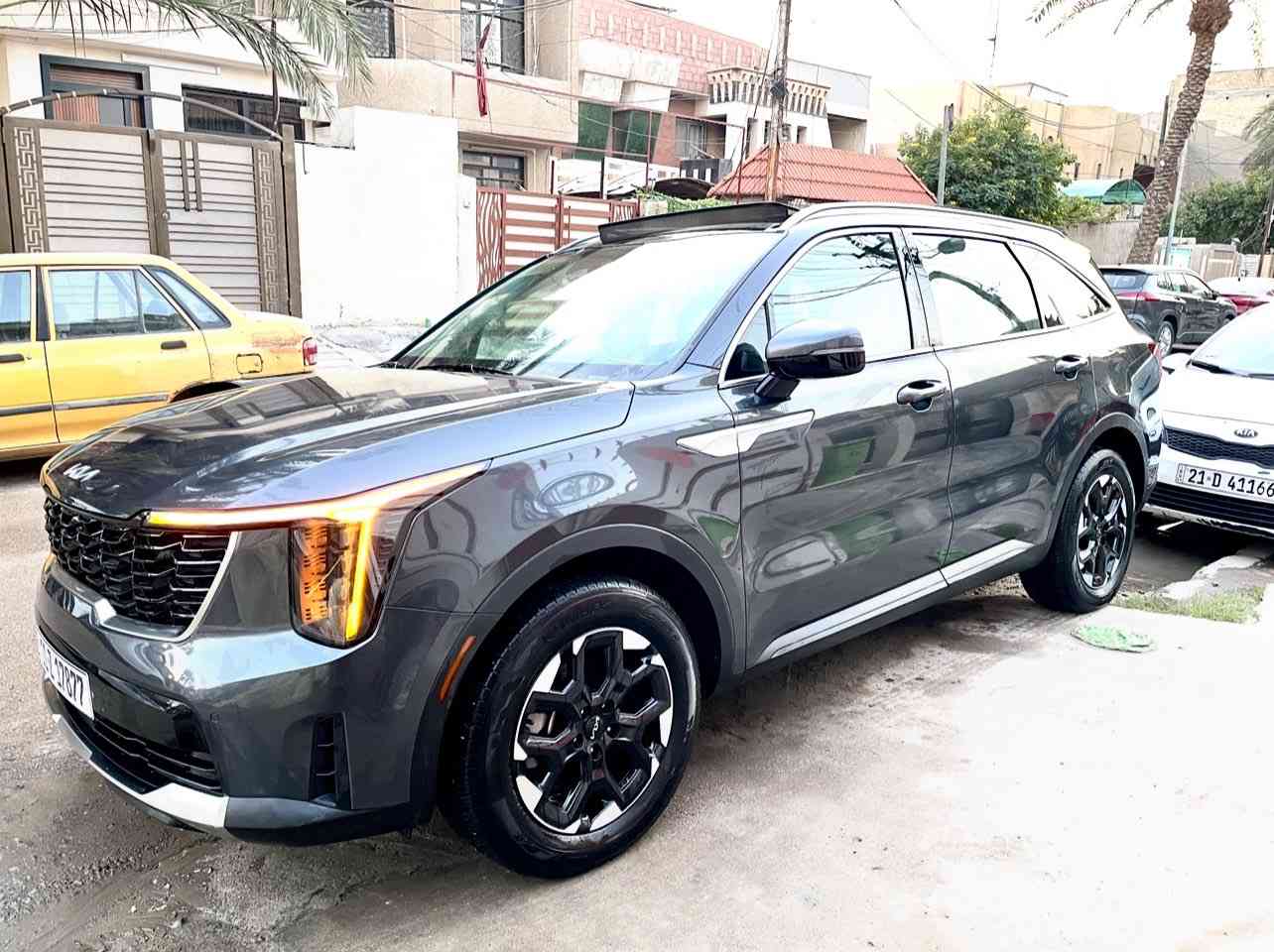 كيا سورنتو 2024 الجاملغ مضروب والباب فقط مفتوح بدون دواخل نهائياً جاملغ شديتله بلادي ونفس اللون جبته بس نصبغ كله والباب بلادي امريكي يعني قطعتين صبغ فقط وبجم كبس بلادي والسيارة مناقصه برغي جديدة جداً مكفولة حتى من الشخط ماشية 13 الف يعتبر قليل الممشة
ورقم بغداد الجديد اب اسمي تحويل ثاني يوم
المواصفات:
بنوراما 
بصمة تشغيل مع بصمة ابواب
كشنات جلد ابيض مع كرسي السائق كهرباء
تدفئة بالكشنات
7 راكب السيارة  
رادارات 360 درجة‌
حجم المكينة 2500
شاشة ابل كار بلي
شحن واير ليس
هاند بريك دكمة
اوتو هولد
تحديد مسار وقيادة ذاتية
تشغيل عن بعد
توصيل usb بالكشنات
لايت زينون LED
السعر 265 وبيه مجال قليل
للاتصال
***********
‏‌‎
‏‌‎

