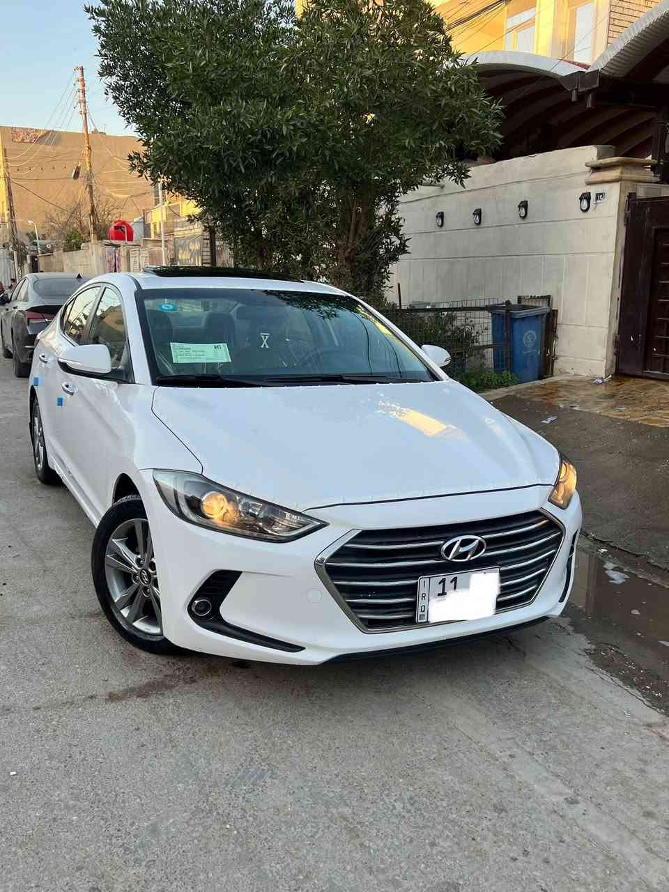 السلام عليكم
النترا 2017 خليجي مال شركه العامه سيارة  بوضع الشركه جديده  مكفوله من الصبغ والبارد والشخوط سياره جديده بمعنه الكلمه ماشيه 37 حقيقي وعل فحص سياره وضع الشركه سبير والعده مانزلات فابلون الشركه بعده بيهه سويج لاخ بعده مامستعمله لزكات شركه ونايلون شركه بعده بيهه سياره جديده مكينه وكير وضع الشركه برغي مامفتوح بيهن سياره وضع شركه 
صدر امامي وخلفي وضع شركه تراي زيرو جديده مواصفات
فتحه طكتين 
تحكم ستيرن جهتين 
محرك 2000 دوش المرغوب 
داخل صاج 
ستيرن صاج 
تبريد قطعتين 
3 انضمام قياده 
عادي وسبورت 
ونورمان 
خمسه ويل كب 17 
شاشه 
وكامره خلفي 
بكلايت ايل ايدي 
مري شفط 
ويه السويج 
ايكو اقتصاد بانزين 
وباقي مواصفات النترا معروفه رقم بغداد دولي جديد بسمي
هزه وسنويه جديده اتصال *********** مكاني بغداد
