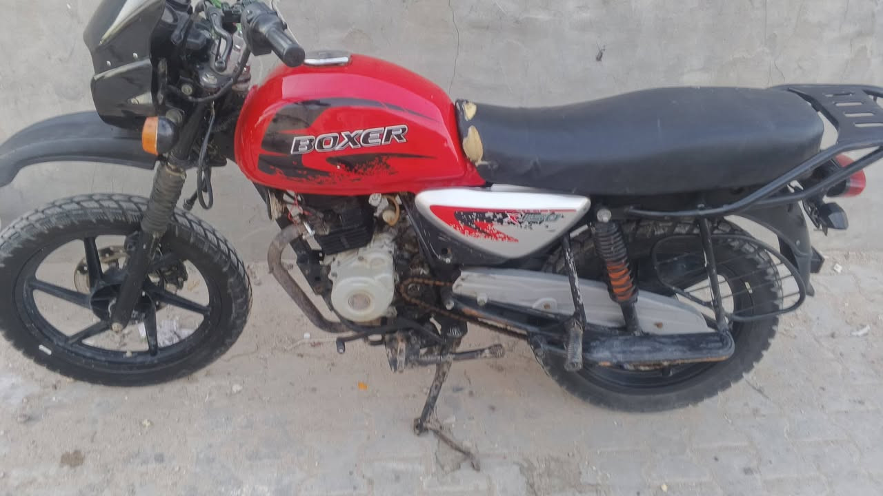 السلام عليكم بوكسر 22 اوراق سكنر وكيل كبس كمركها مدفوع گبل ترقم
كابريته جديده وشوته جديده وسلف جديد دراجه سنترها خالف الأول والثاني تمشي بلثالث تمشي وتكطع مكاني نجف سعرها 700وبيها مجال لشراي ***********
