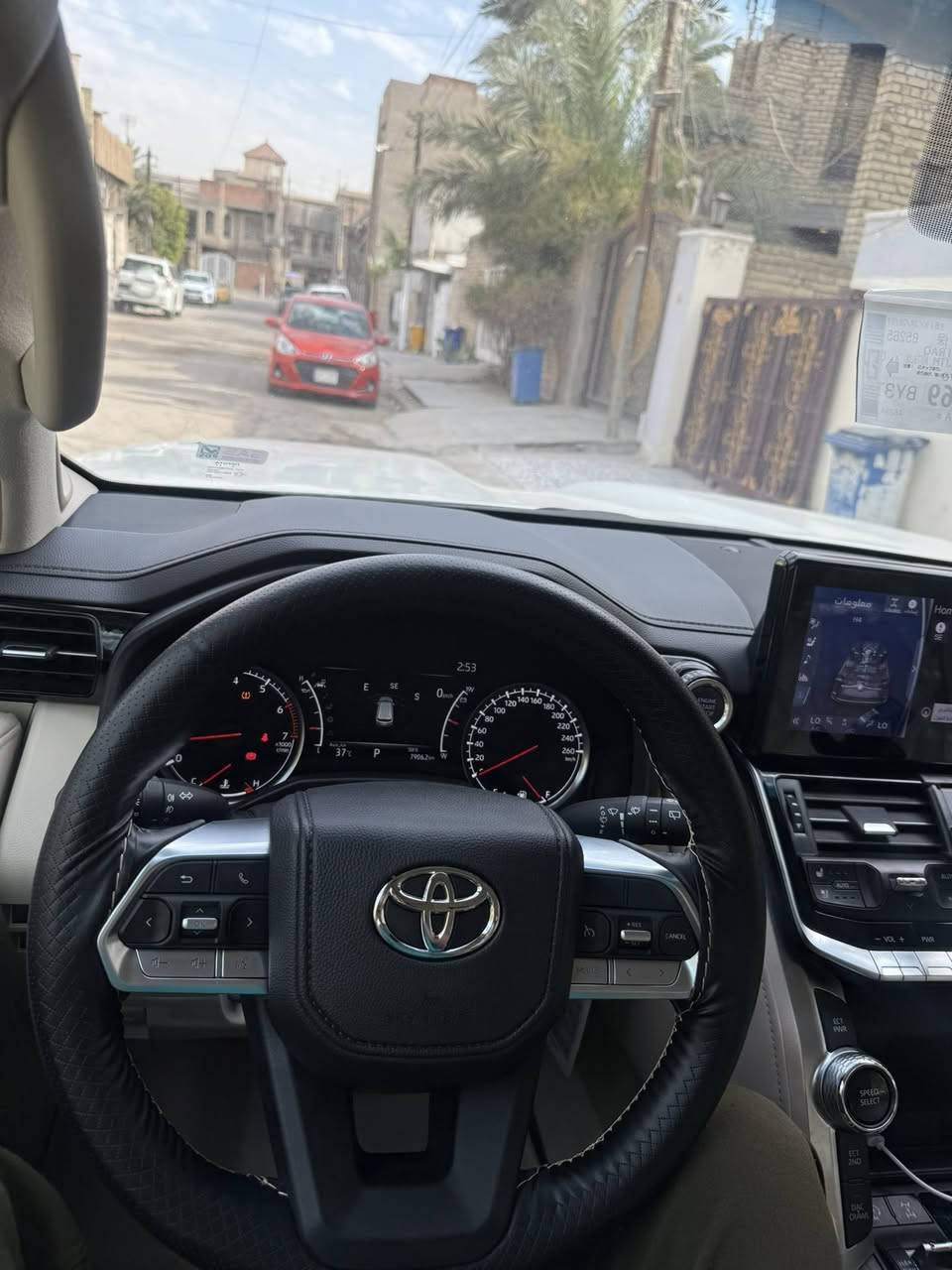 السلام عليكم من رخصة الادمن لاندكروزر vx موديل 2024 ساز اصل السياره ومغلفه ppf وعوازل حراريه جميع الجامات ودرع للجامه الاماميه ماشيه 16000 السياره جداً نضيفه مكفوله كفاله عامه المحرك 4000 تنفس طبيعي مكان السياره بغداد السعر 80000$ ثمن شدات للتواصل ***********
