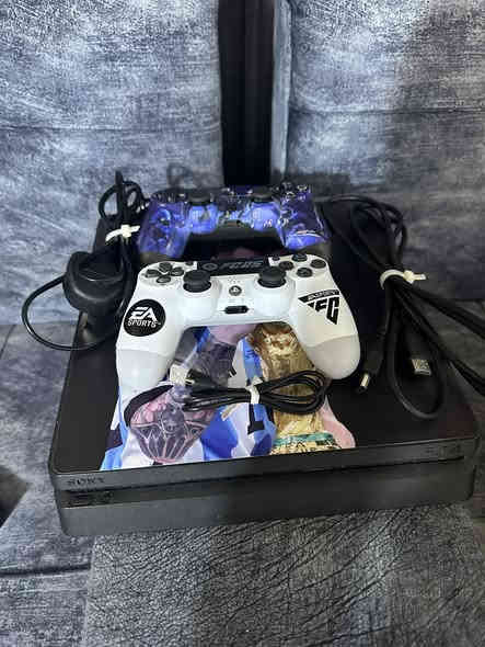 ‏سلام عليكم بلاي فور اسلم 512 جيجا الجهاز كامل من الملحقات ايه90 نظافته الجهاز السعر205$￼￼ قفله الرقم مال وتساب***********
