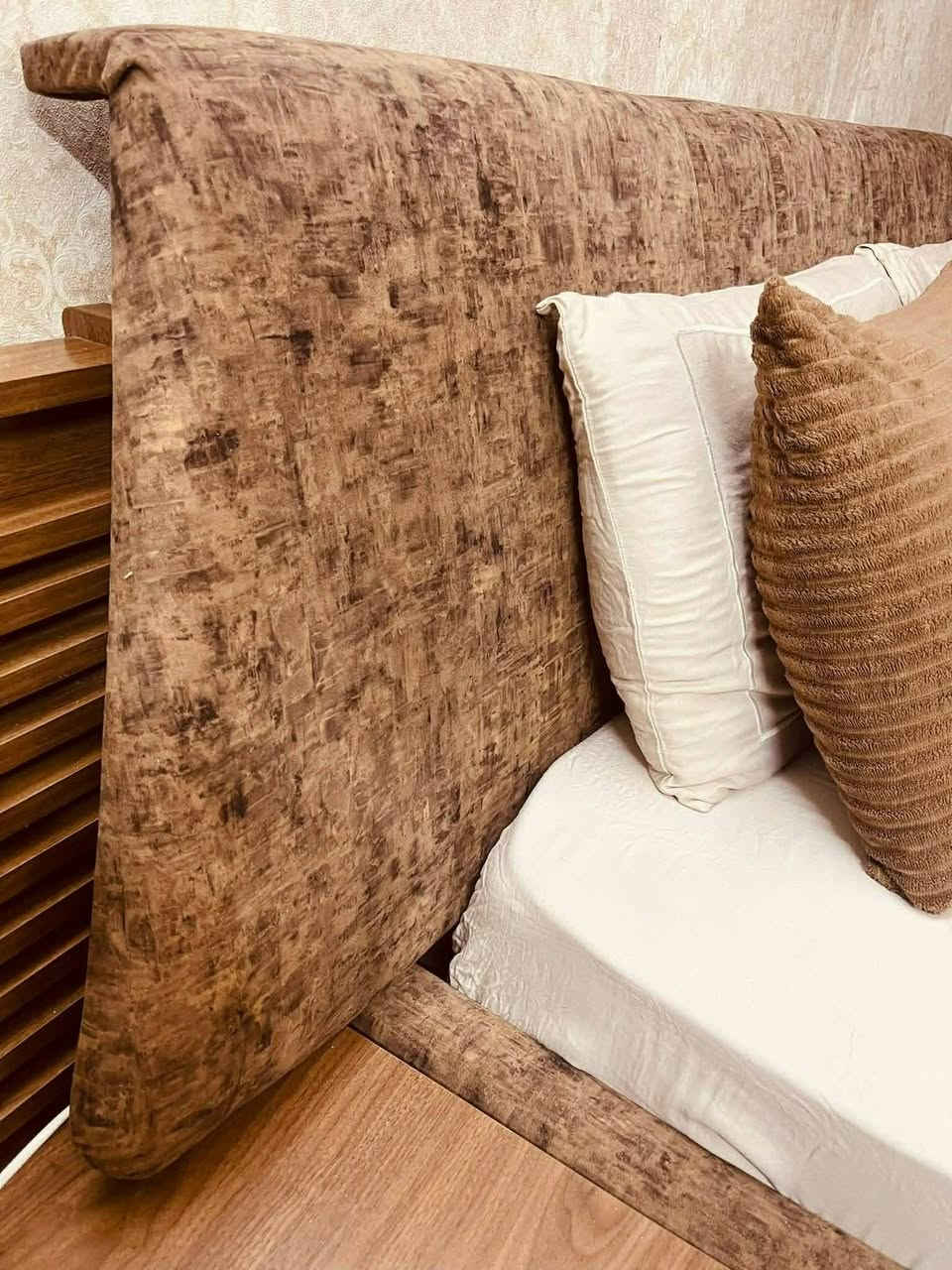 غرفه نوم تركيه 8قطع للبيع سعرها ب700..   وبيها مجال بسيط  مكاني بغداد  ***********.....
