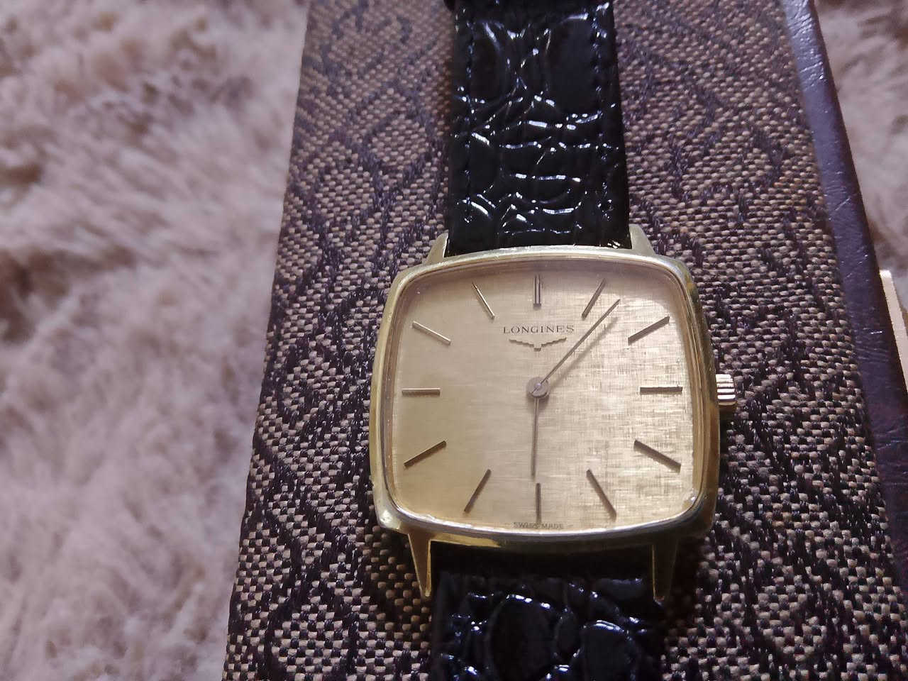 السلام عليكم.. لونجين نصب..كلشي بيها اصلي وعلبتها الاصليه..التواصل على الواتس *********** ..
