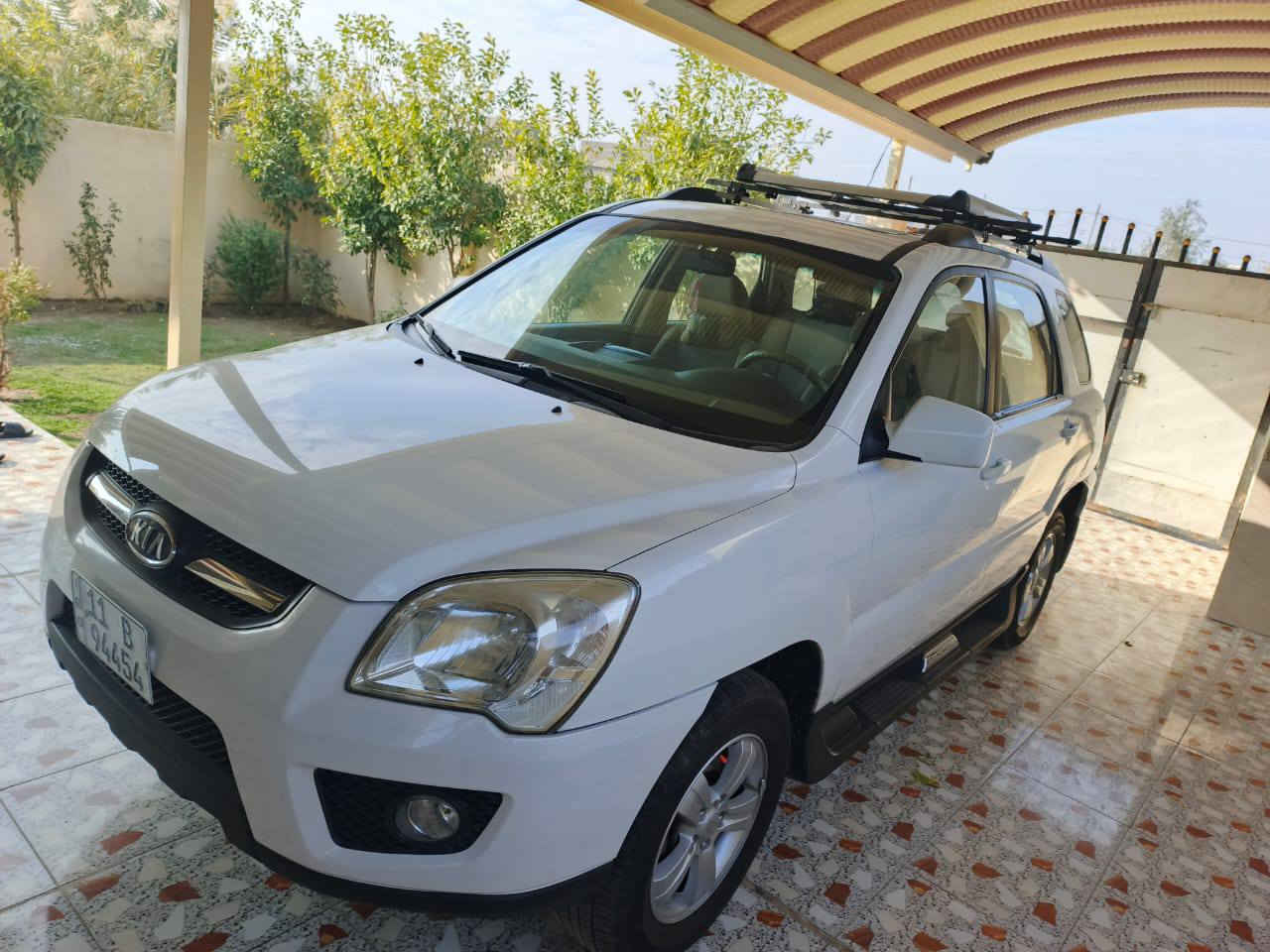 السلام عليكم كيه سبورتج 2009مكينه 2000 دوش المرغوب لسياره مكفوله من لصبغ عدى بيها شخوط قليله  كير مكينه خير من الله رقم بغداد نكلبزي تنته شاشه كامره تبريد تدفئأ كلها شغاله لسياره ابسمي شرط التحويل لسياره جاهزه اي نقص مابيها مال جناي الله شاهد مكان السياره بابل ....(***********)  السعر 128 وبيها مجال قليل
