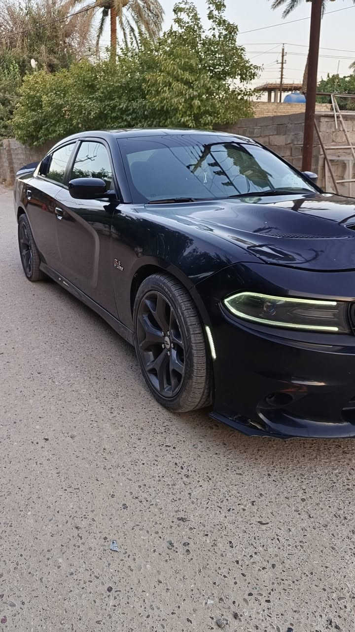جارجر هيمي 2019 بوليسيه كير تعليك   بيهة منضومه غاز محرك بي صوت بطاله وتبخير  بس سياره تمشي ما واكفه السعر 143 ورقه وبيهة مجال  مكان السياره بغداد الدورة ***********
