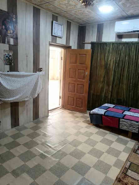 دار للبيع الجمعيات حي الخليج العربي م الرابعة قرب شارع بغداد قريب عن ساحه خدمات ثالث بيت عن المدرسة والروضة الشارع كله ٦ بيوت وجيران مثقفين
مساحه الدار ٢٢٠ الواجه ١١ والنازل ٢٠
غرف كبار وغرفه سويت ٤ صحيات كراج يتسع سيارتين
الاستفسار اكثر ***********
