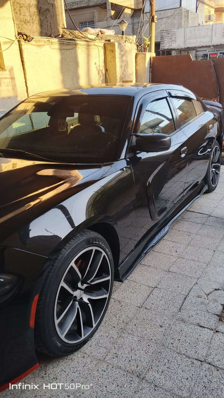 جارجر موديل 15 sxt
سياره بدون حادث كلين بأمريكا بدون إرباك 
بس بل عراق بيه صبغ جاملغ خلفي وجاملغ امامي وبل هلال مال جاملغ خلفي 
سياره عليه كت كامل 
محدثه من دعاميات وبنيد ودوس 
سياره جديده وحلوه 
بيه منضومه غاز 
ويل 20 تخم تاير 
جاهزه من كلشي 
السعر 170بدون عمله اذا عجبك السعر اتصل وتدلل
***********
