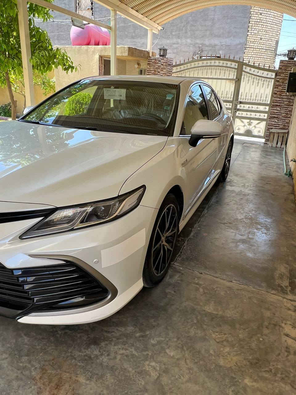 السلام عليكم كامري موديل ٢٠٢٤ هايبرد وكالة عبد الطيف ماشية 68 ألف السيارة بدون فتحة وبردة السيارة جديدة رقم الهاتف ***********
