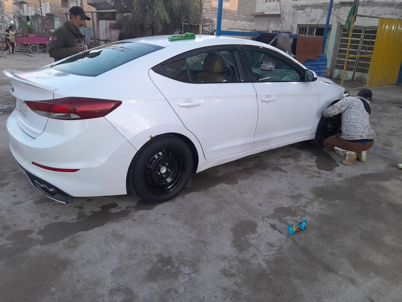 حادثه جاملغ وبنيد وبيه طخه عكس باب السايق مصلحه بدون صبغ ابيع تلث قطع السياره لو ابيض صدفي بيه تكشير السياره كير ومكينه مكفولات تبريده ثلج كله بلادي
سلام عليكم النتره ١٨ 
ملاحضه السياره بسمي سنويه تسقط بل٣٠ هزه تسقط بل شهره ٨ المكينه بيه راجز مبدل فقط سعره ١٠٠ وبيه مجال رقمه ميسان ***********
حادثه جاملغ وبنيد وبيه طخه عكس باب السايق مصلحه بدون صبغ ابيع تلث قطع السياره لو ابيض صدفي بيه تكشير السياره كير ومكينه مكفولات تبريده ثلج كله بلادي
