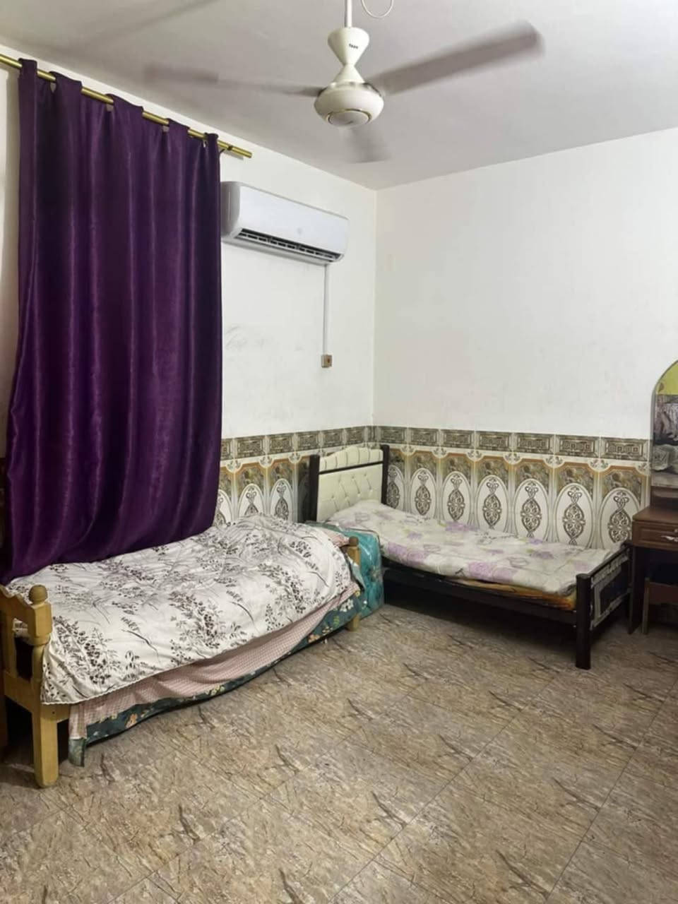السلام عليكم
بيت للبيع في التأميم القادسيه الثانيه /

قرب اعدادية الصناعة المهنية

تفاصيل البيت :

طابق واحد

غرفتين نوم

ديوانية

استقبال وحمام داخلي وخارجي

مطبخ

حديقة

مساحة البيت 240م

السعر 110 قابل للتفاوض

البناء قديم صالح للسكن والايجار

للتواصل على الخاص او على الرقم
***********
