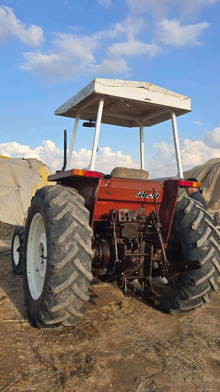 السلام عليكم مكينه للبيع فيات 780 جديده ماناقصها اي شي محرك كير اكسل شرط رقم وسنويه بدون مداور مكينه حلوه السعر 9مليون مكانها واسط الاحرار ***********
