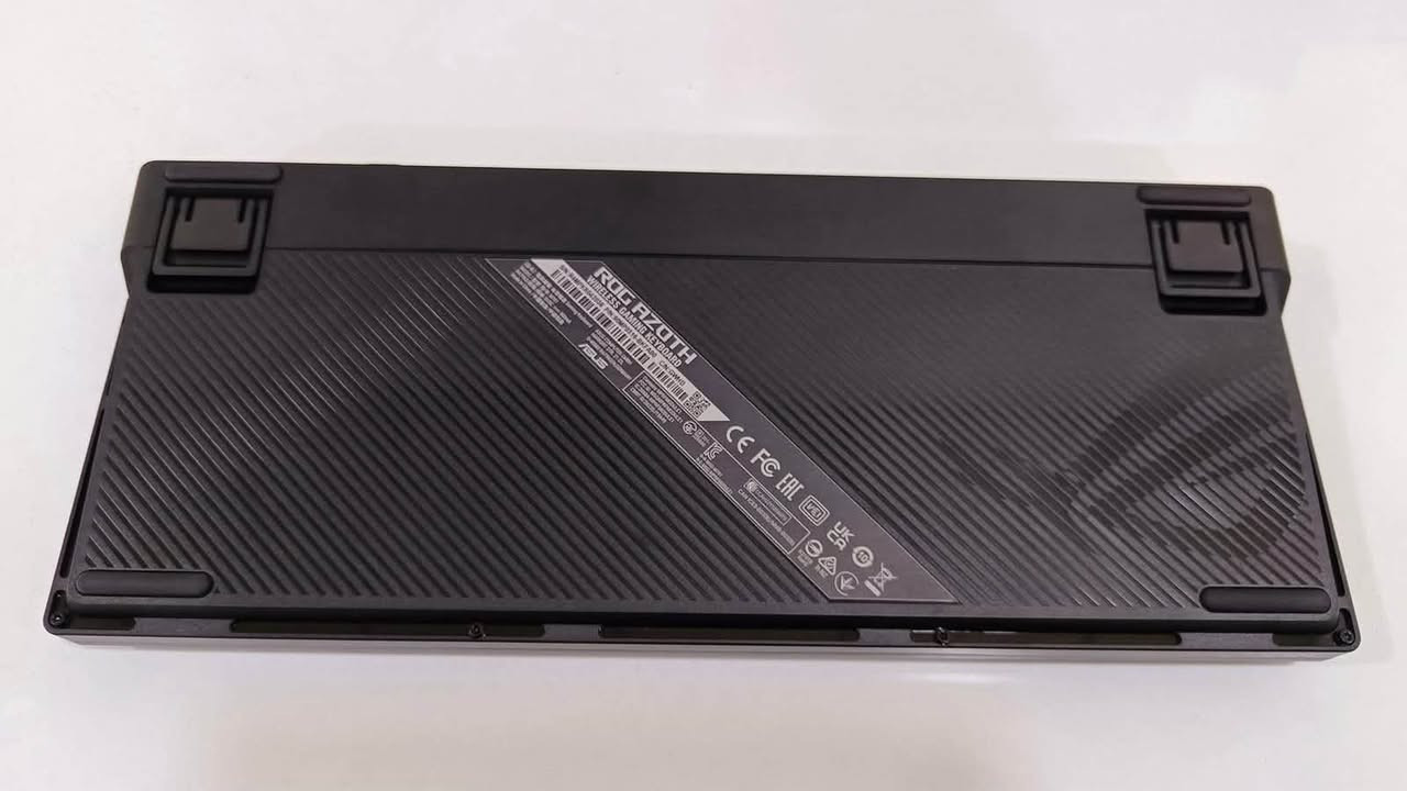 السلام عليكم من رخصة الادمن
كيبورد asus rog azoth للبيع 
الكيبورد نضافة 100% زلغ ممزلوغ وبحالة الوكالة
السعر 250 وبي مجال قليل
للاستفسار خاص او 
***********
