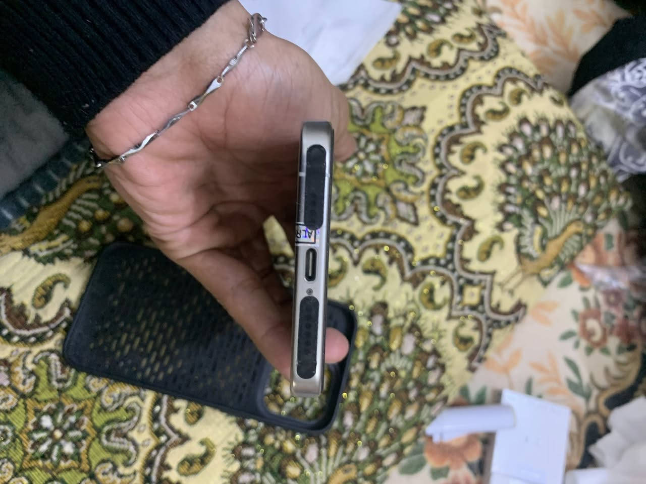 سلام عليكم جهاز ايفون 15  برو ماكس ذاكره 256 بطاريه 95 لون ابيض برغي ممفتوح بي شرق اوسط استعمال شخصي للمعلوم لجهاز شهرين مستعمل وانظم ملحقاته كارتون وكيبل وين ميعجبك تفحص افحص 

السعر  مليون و200 بي شي بسيط 

رقم الهاتف *********** 

مكاني بابل قضاء القاسم
