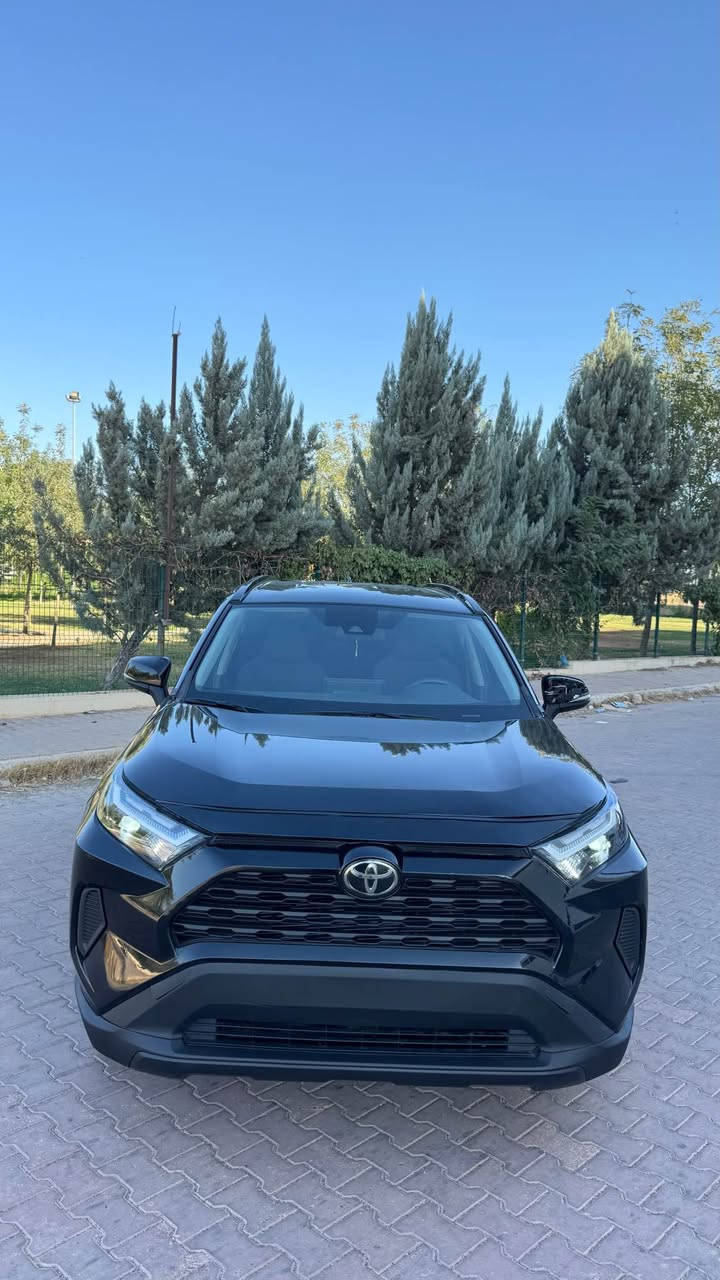 السلام عليكم 
 رافور موديل : 2023
سعر :188 
اللون :اسود 
حجم المحرك : 2.5L (4.سلندر)
 ملاحظة السيارة : چاملغ و شبر بنيد  صبغ

يرباك فقط  ستيرن طاگ مرجع بيلادي 

المواصفات : XLE
بصمة 
شغال
كاميرا خلفي
هاند بريك بصمة
اوتو هولد : 𝐀𝐔𝐓𝐎 𝐇𝐎𝐋𝐃 
اوتو ستارات : 𝐀𝐔𝐓𝐎 𝐒𝐓𝐀𝐑𝐓
اوتو ستوب : 𝐀𝐔𝐓𝐎  𝐒𝐓𝐎𝐏
رادار امامي (تحديد مسار)
رادار جانبي  (نقاط عمياء)
رادار خلفي (التحذير من الاصطدام)
حساسات امامي
حساسات خلفی
نظام : 𝐄𝐂𝐎
نظام : 𝐍𝐎𝐑𝐌𝐀𝐋
نظام : 𝐒𝐏𝐎𝐑𝐓
كشنات كهربائي
تحكمات استيرن
تبريد لمس 
تبريد مركزي 
لايتات (𝐋𝐄𝐃) ليد زينون بيلادي
بكلايتات 𝐋𝐄𝐃 ليد بيلادي
ويل كروم 

بعد هواية مواصفات…

‏‎تفاصيل اكثر الاتصال علی ارقام التاليه 
***********
‏ WhatsApp - Vibir‏‎‏‎‏
☎️ [hidden information]

عنوان📍عقره 
‏ اكر, نينوى
