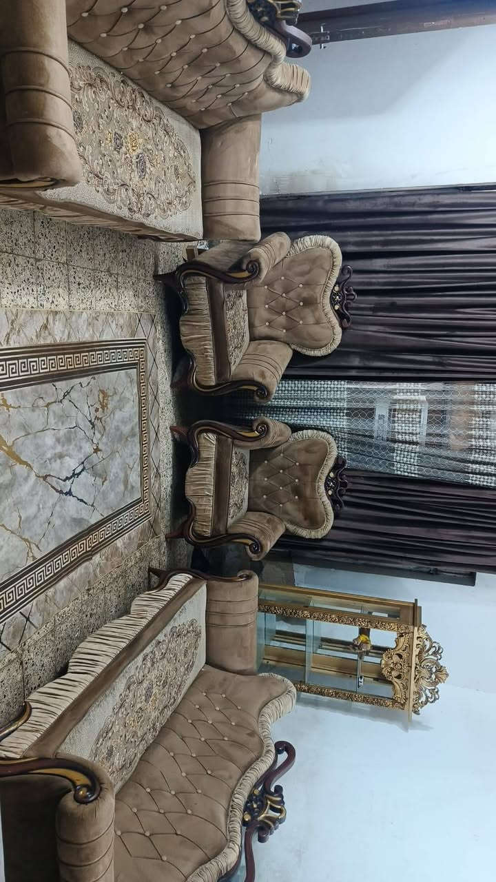 تخم 8 مقعد💺 اخو جديد اي ضرر مابي خشب ثكيل تسكام سعر ,,270,, بي مجال مكان لبياع *********** يوجد واتساب
